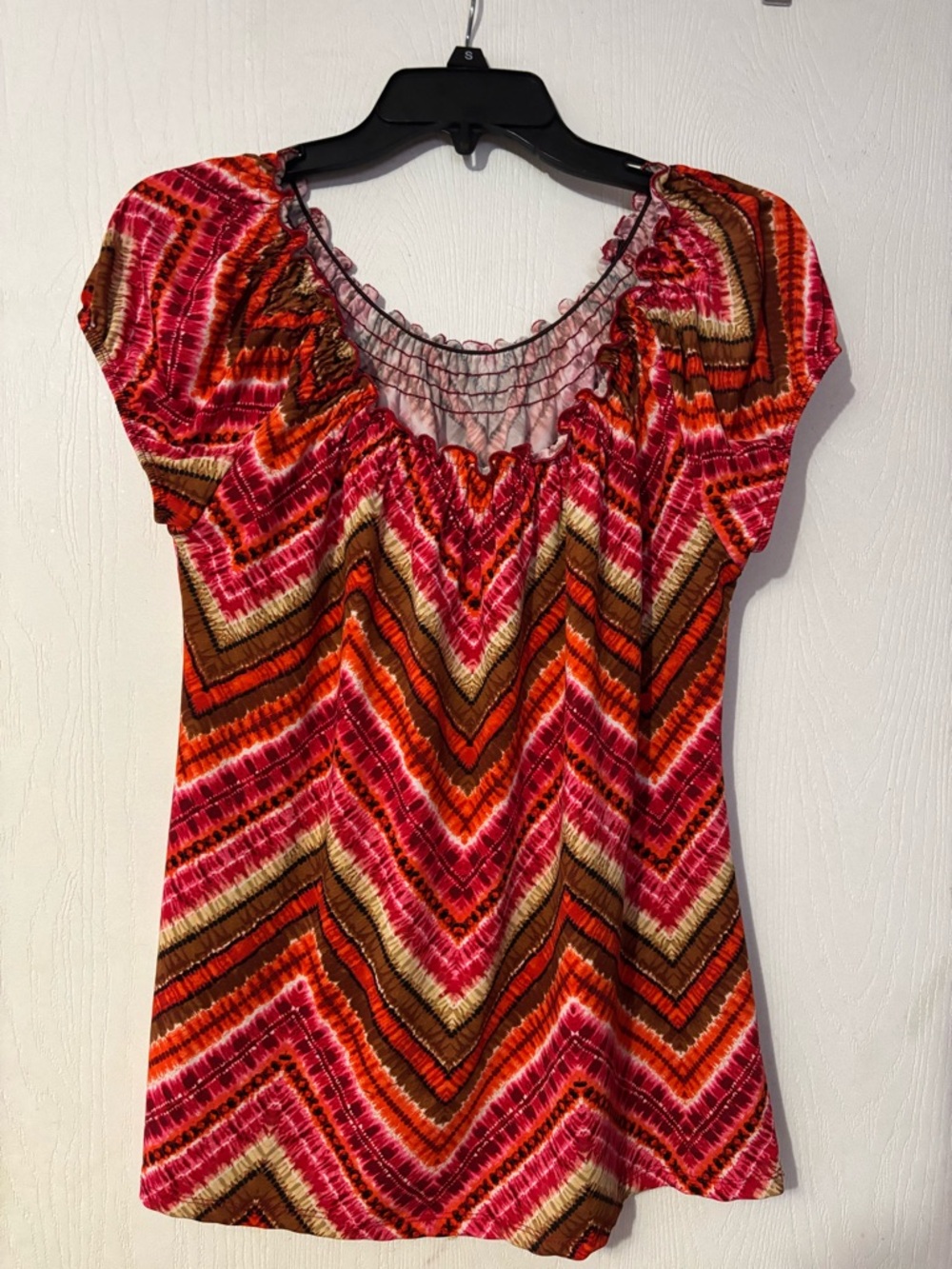 Women’s Chevron Tie-Dye Short Sleeve Top - Pink & Red